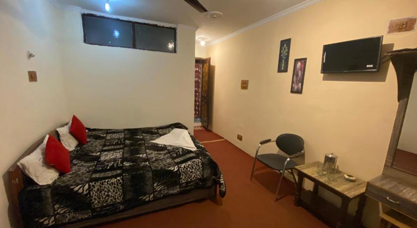 Bedroom 2, Hotel Young Mamta, Srinagar