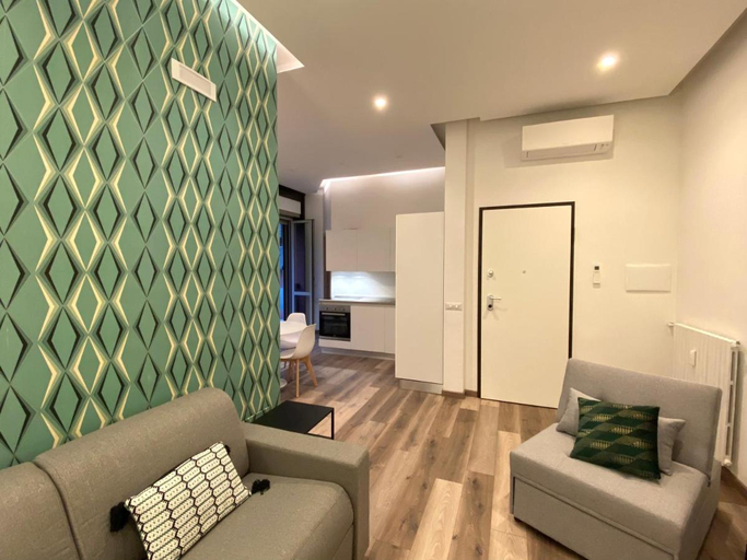 Others 3, Suite boutique Moscova, Milano