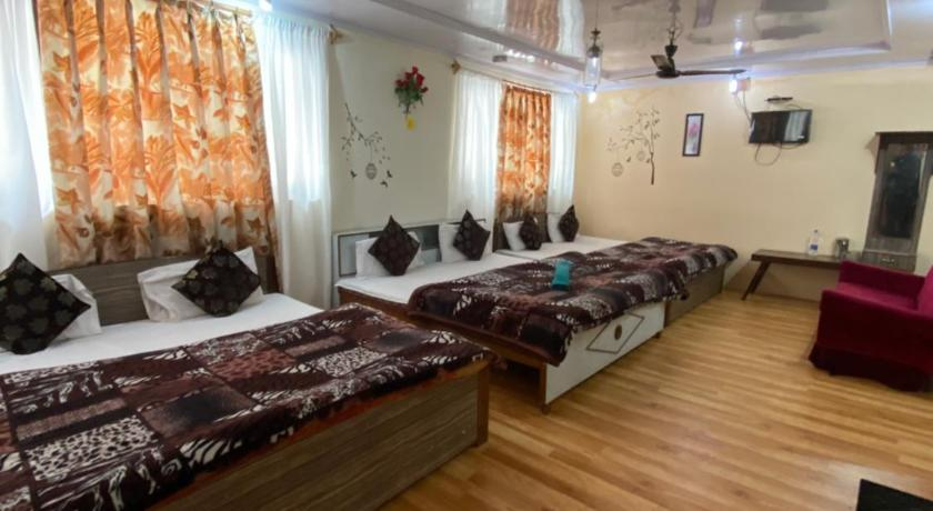 Bedroom 5, Hotel Young Mamta, Srinagar