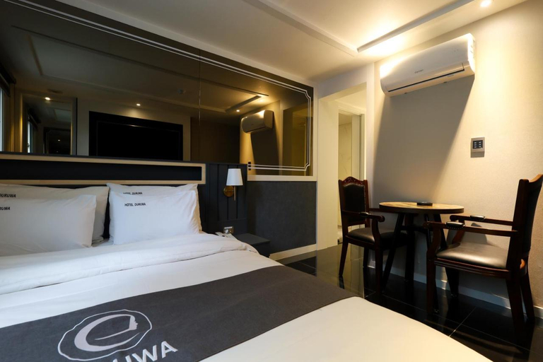Bedroom 2, Hotel Duruwa (main building), Gyeyang