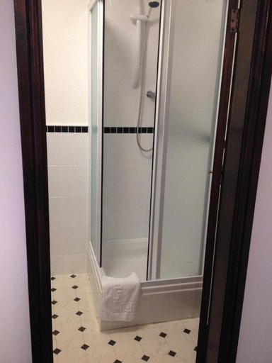 Bathroom 2, New Masons Arms, Leeds