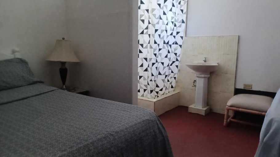 Bedroom 5, Drifters@One Mile