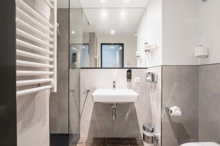 Bathroom 5, Abasto Hotel München Feldmoching, München