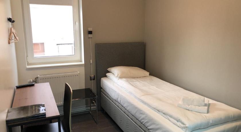 Bedroom 2, Brygga Gjestehus, Harstad