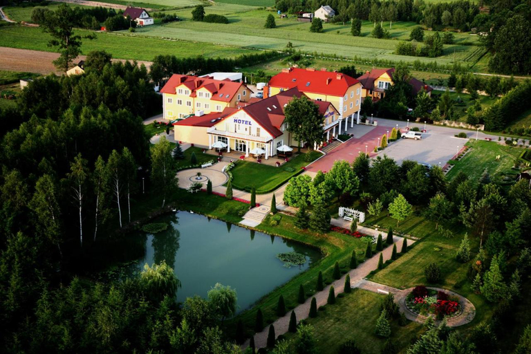 Exterior & Views 2, Hotel Chabrowy Dworek, Warsaw West