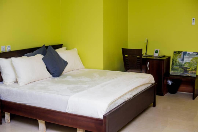 Bedroom 2, DanRitzcer Suites, Tema