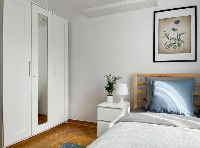 Bedroom 2, Flower House Warsaw Chopin Airport, Warsaw