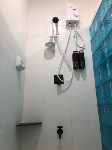 Bathroom 3, South Anchorage Inn, El Nido
