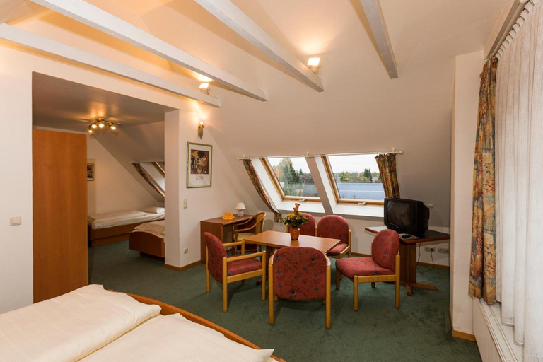Bedroom 2, Hotel Ideal, Lübeck