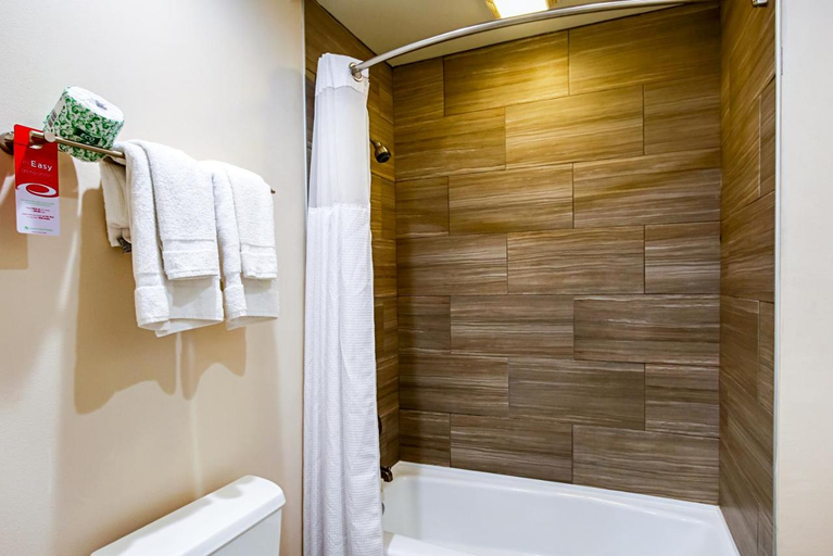 Bathroom 4, Econo Lodge San Bernardino I-215, San Bernardino