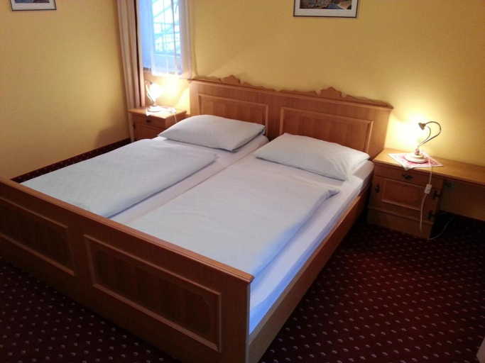 Bedroom 2, Fruhstuckspension zur Post, Zell am See