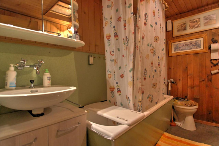 Bathroom 4, B&B La Pivoine, Pays-d'Enhaut