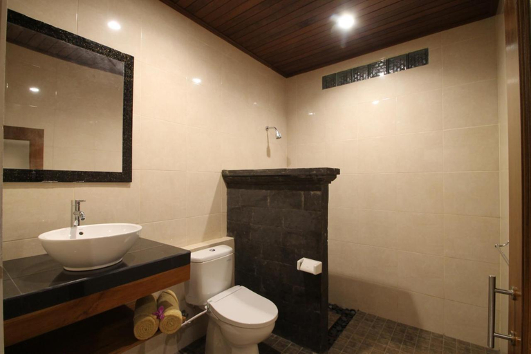 Bathroom, Yuni's House, Gianyar