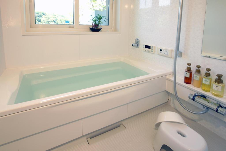Bathroom 5, Hopehills Hiramatsutei, Shirahama