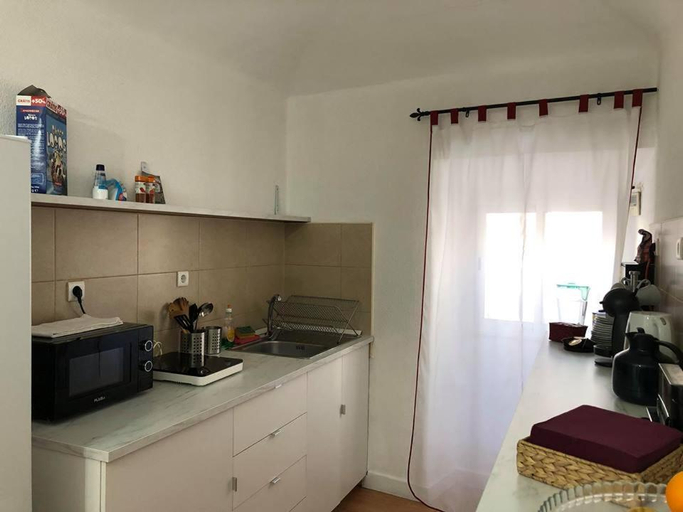 Others 5, Avis Guesthouse, Évora