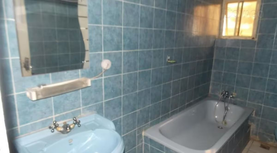 Bathroom 5, Samelot Hotel, Ikorodu