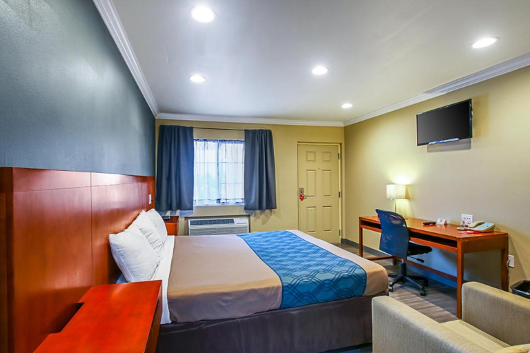 Bedroom 3, Econo Lodge San Bernardino I-215, San Bernardino