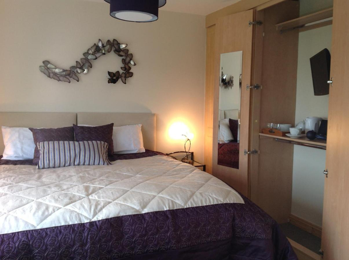 Bedroom 2, Redroofs, Shropshire