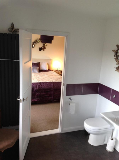 Bathroom 3, Redroofs, Shropshire