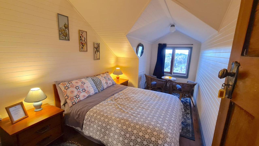 Bedroom 2, No14 Lovel St, Blue Mountains