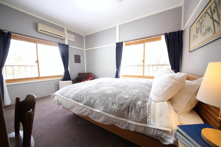 Bedroom 5, Hunters Gate: Ski In/Out Whole Lodge Rental, Pets OK , Iiyama