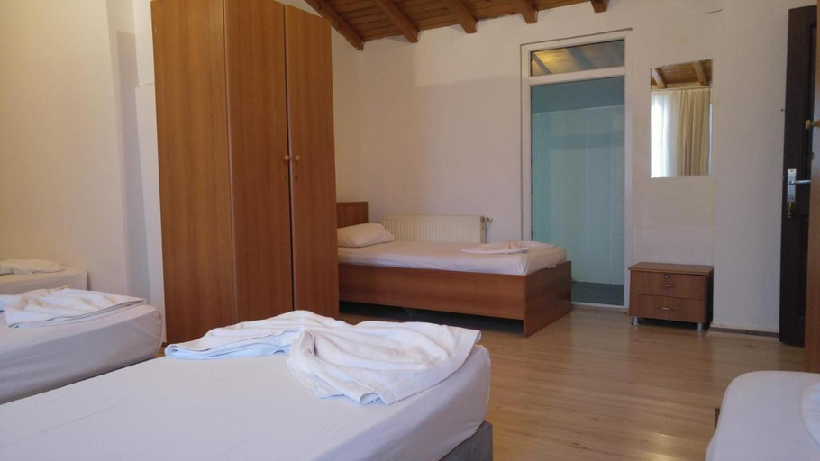 Bedroom 2, Canak, Merkez