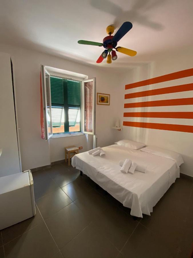 Bedroom 2, Economy Rooms, La Spezia