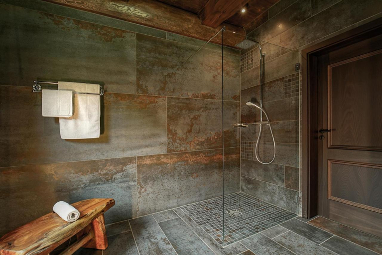 Bathroom, Timberjacks Siegen Motel, Siegen-Wittgenstein