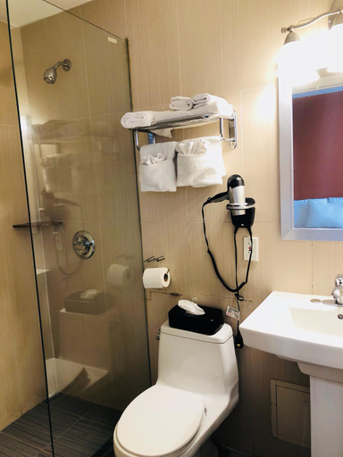 Bathroom 5, The Vue Hotel Express, New York