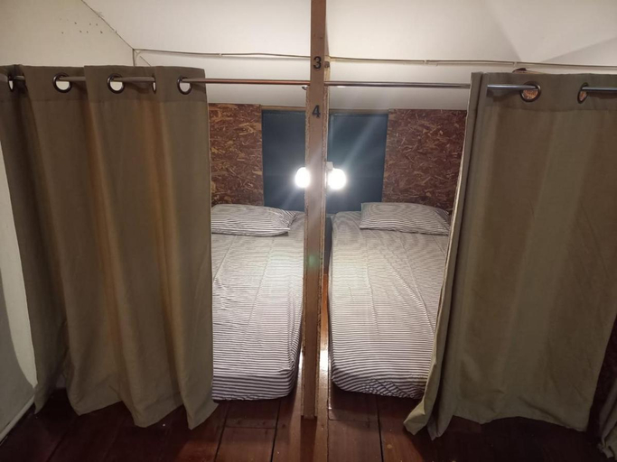 Bedroom 5, Lima.Tujoh, Kuching