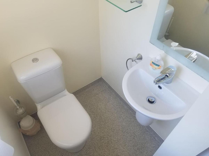 Bathroom 2, The Lazy Cow Accommodation, Tasman