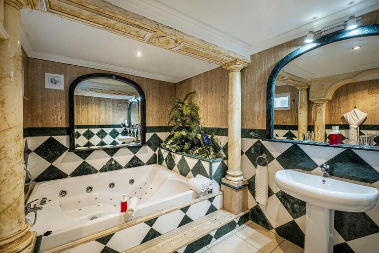 Bathroom 3, Hotel Gines, Sevilla