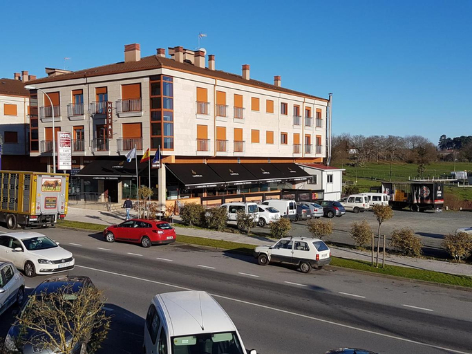Others 5, Hostal CASASNOVAS, Pontevedra