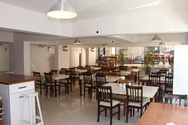 Food & Drinks 3, Canak, Merkez