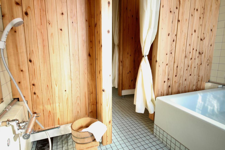 Bathroom 4, Hunters Gate: Ski In/Out Whole Lodge Rental, Pets OK , Iiyama