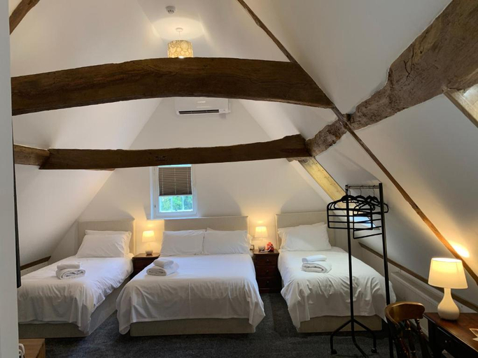 Bedroom 2, The Maidens Chambers, Kent