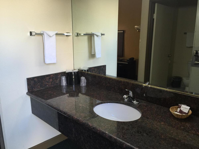 Bathroom 3, Mountain Inn, San Bernardino