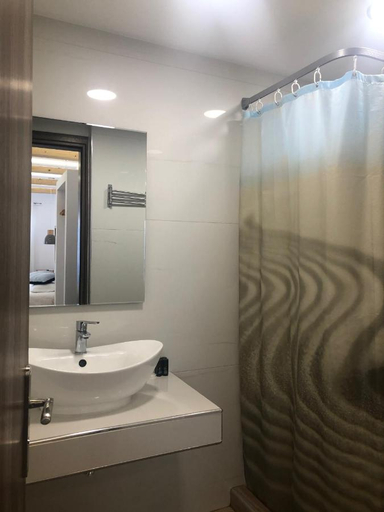 Bathroom, Karidis, South Aegean