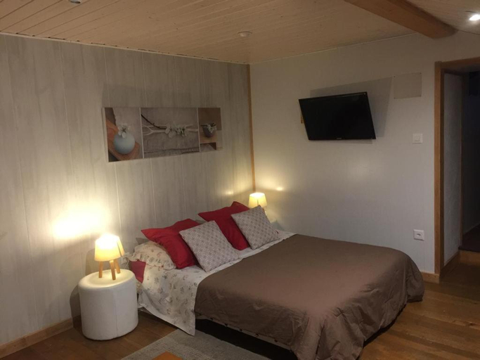 Bedroom 2, Chambre d’hotes des Fees, Saint-Maurice