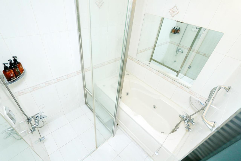Bathroom 5, Hound Hotel Incheon Airport, Jung
