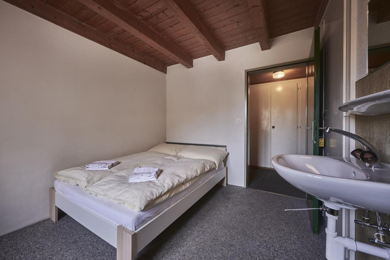 Bedroom 2, Alpine Base Hostel - Adults only, Interlaken