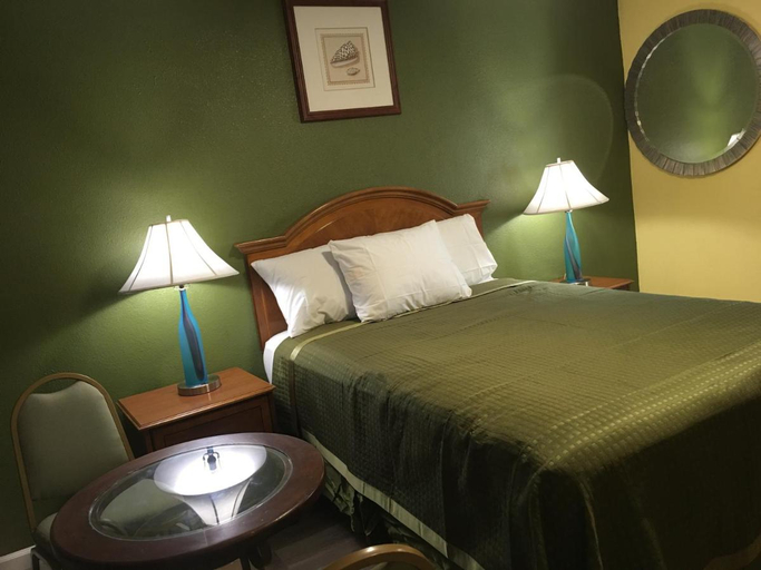 Bedroom 5, Aristocrat Motel, Los Angeles