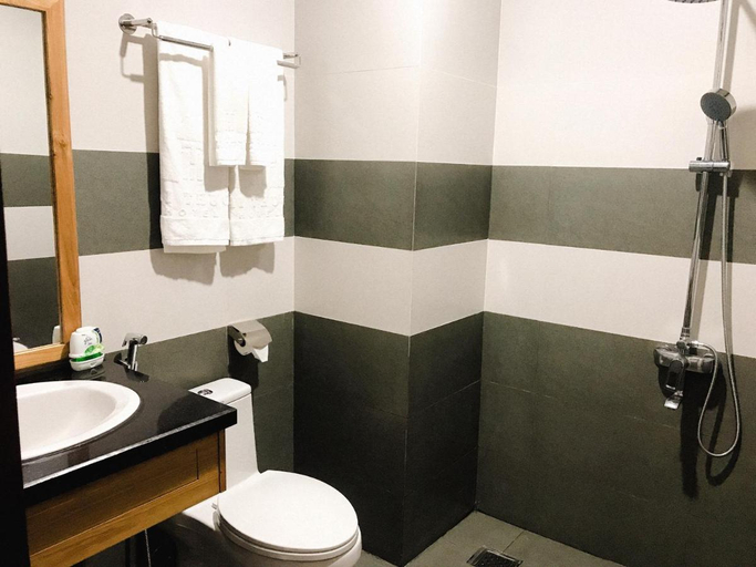 Bathroom, Hoai Thuong Hotel, Pleiku