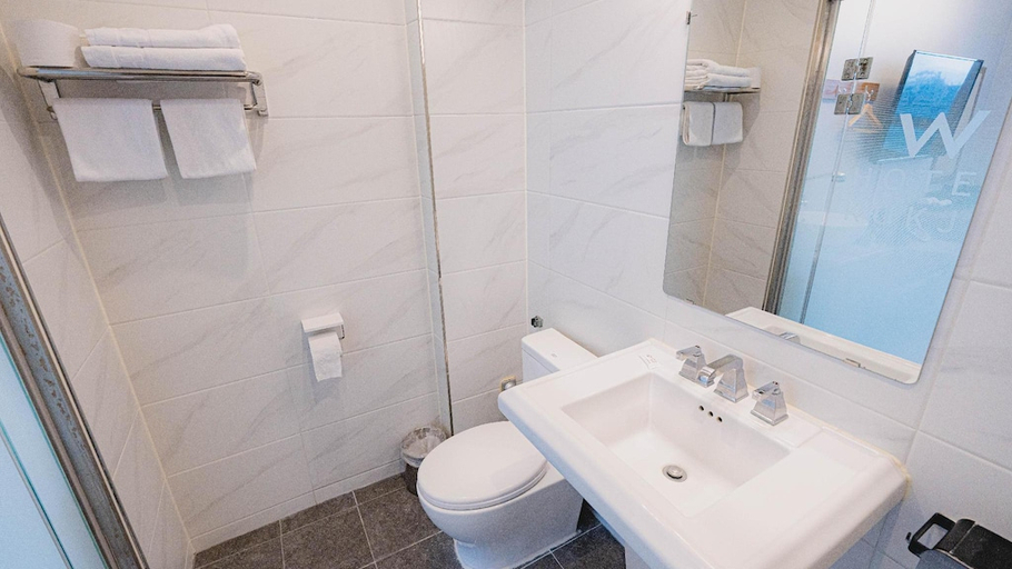 Bathroom 3, Gukje Business Hotel, Gwangsan