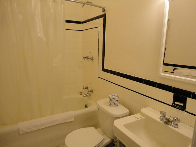 Bathroom 4, Lenox Hotel and Suites, Erie