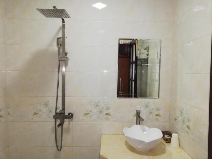 Bathroom 3, Nguyen Dang Guesthouse, Sa Pa