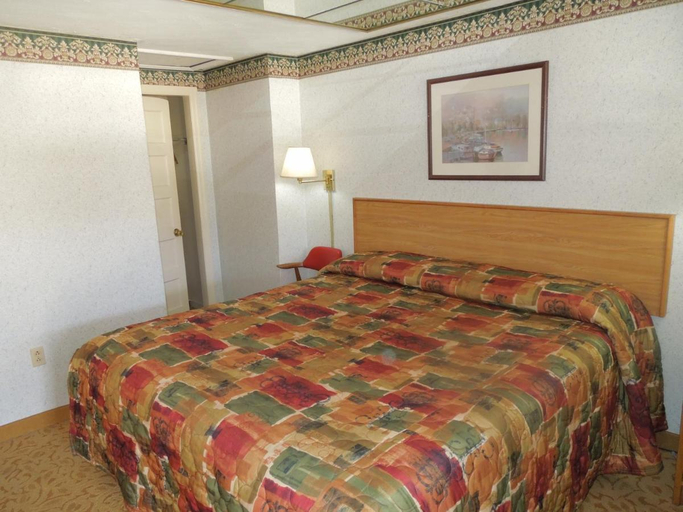 Bedroom 5, Red Lion Motel Southampton, Burlington
