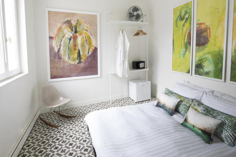 Bedroom 2, MONTMARTRE ROMANTIC, Bed & Breakfast - Paris, Paris