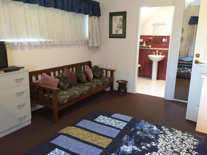 Bedroom 4, Aarn House B&B Airport Accommodation, Belmont
