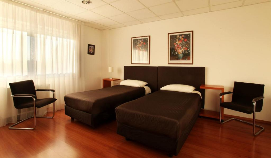 Bedroom 4, Sos Motel, Hatvani